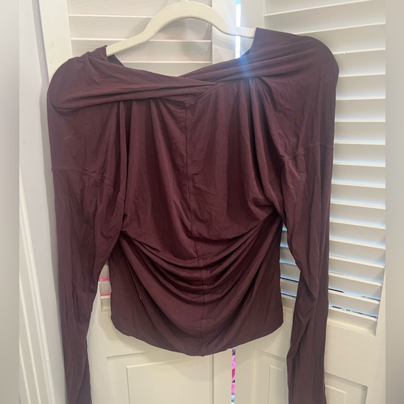 Lululemon size 4 maroon long sleeve pullover - Picture 2 of 3